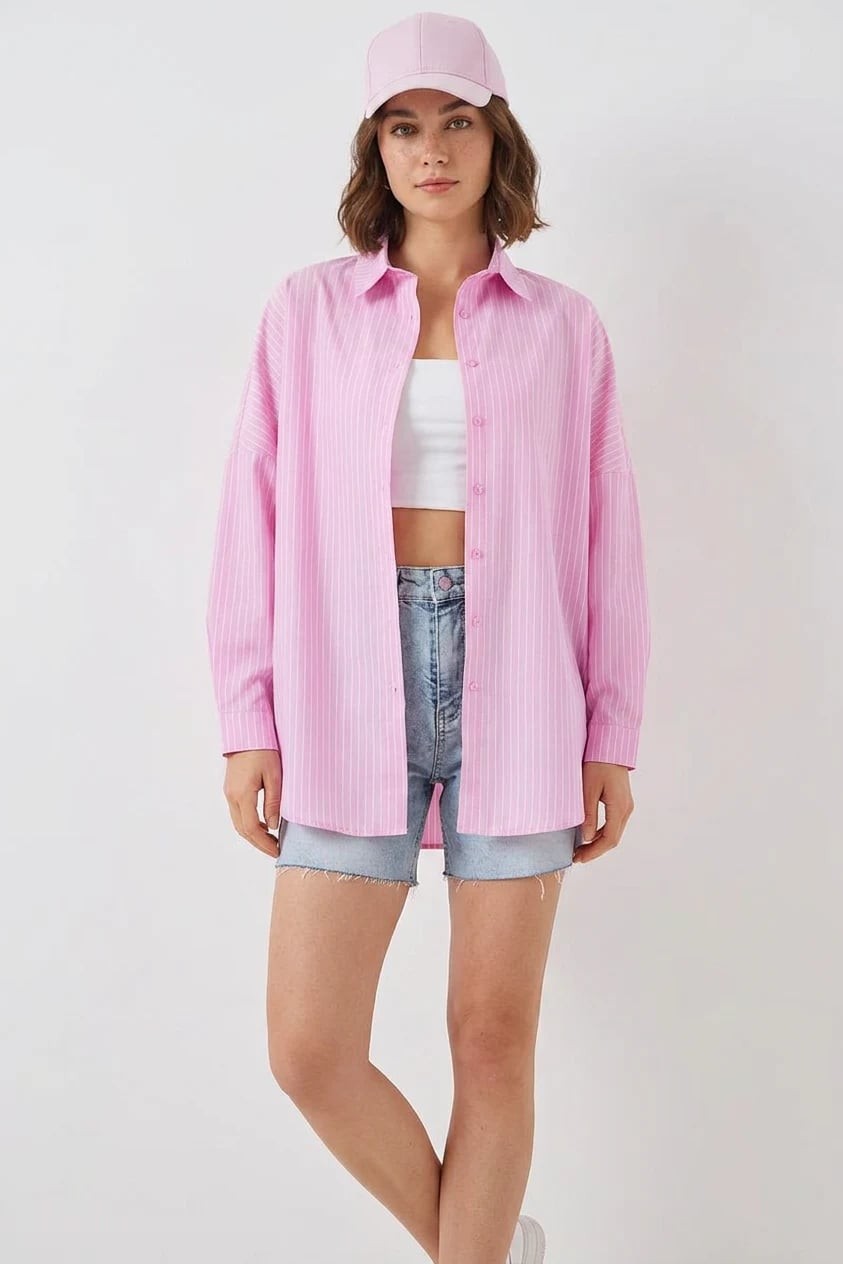  Kadın Oversize Çizgili Pamuklu Pembe Gömlek 