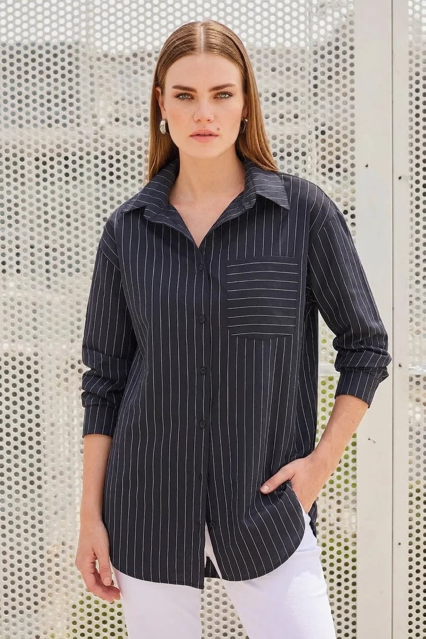  Kadın Oversize Çizgili Pamuklu Siyah Gömlek 