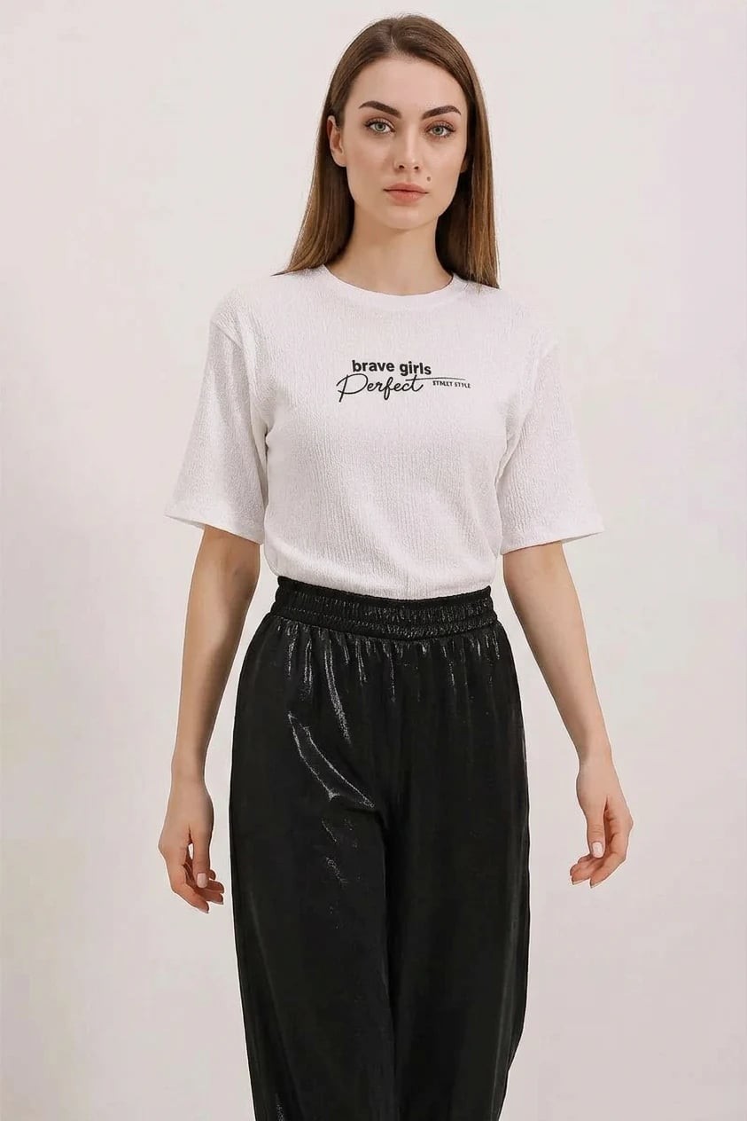  Kadın Oversize Baskılı Beyaz Tişört 
