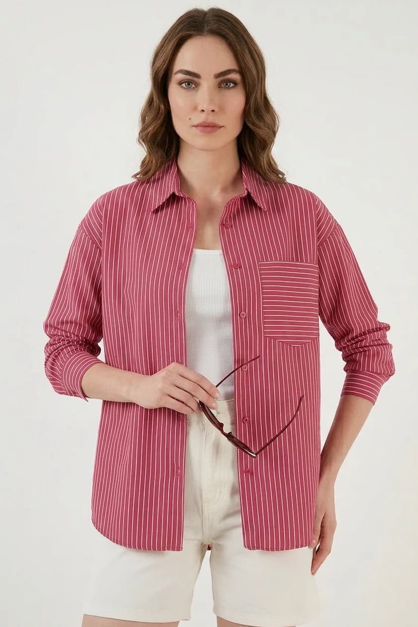  Kadın Oversize Tek Cepli Çizgili Pamuklu Kırmızı Gömlek 